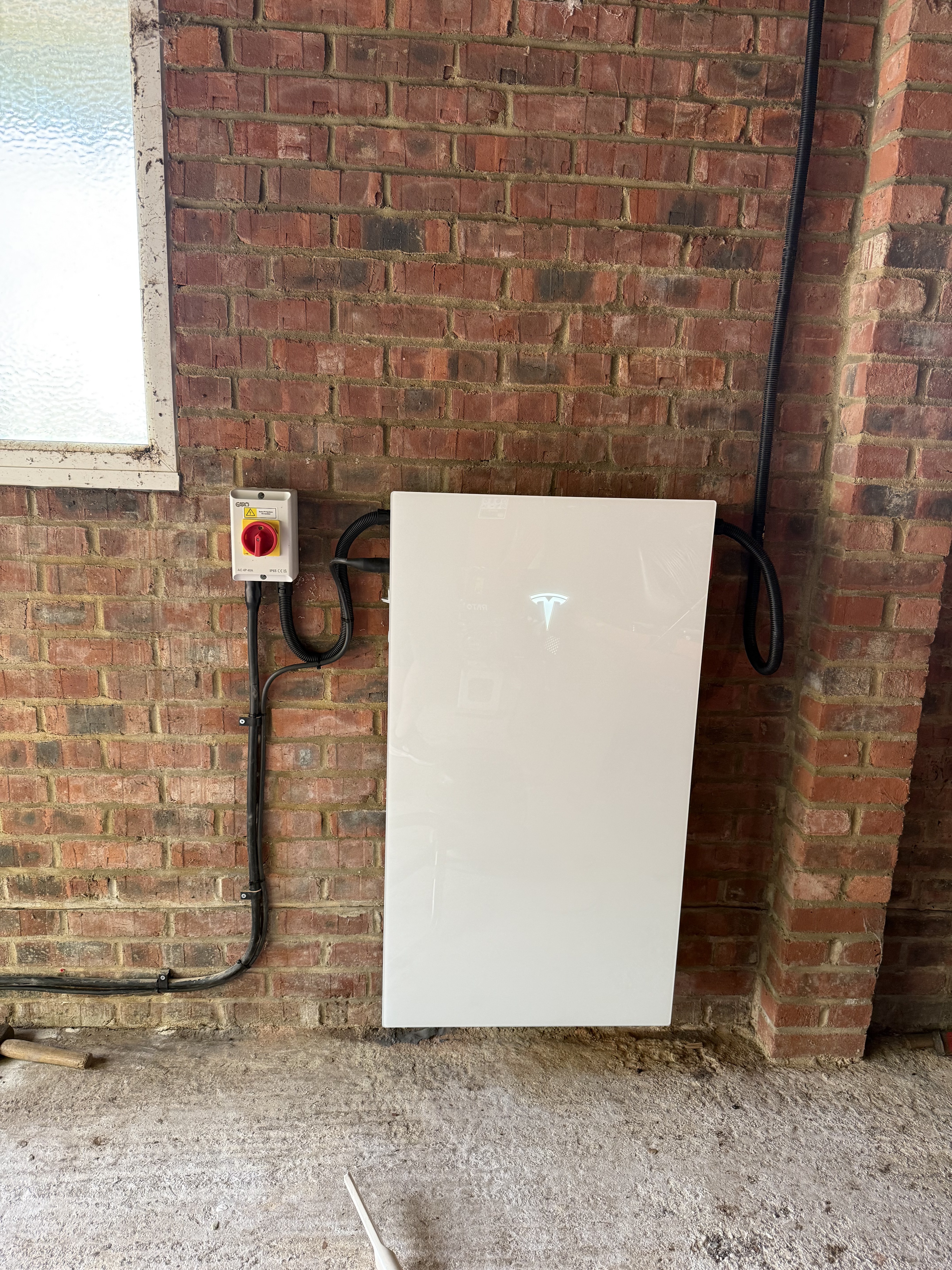 Battery storage installation